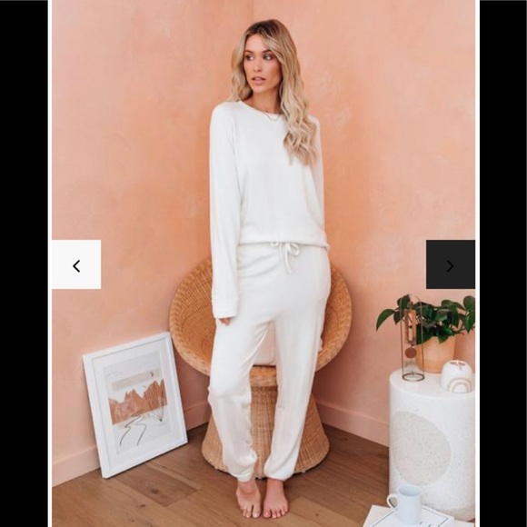 Kick Back And Relax Pocketed Knit Joggers - Picture 4 of 6